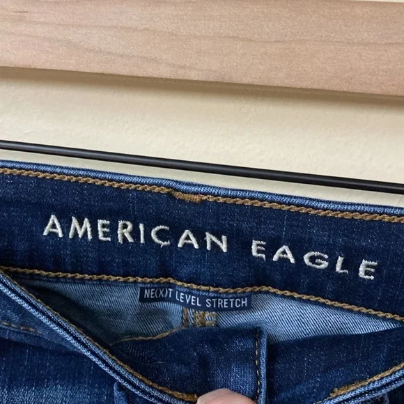 American Eagle Women's High-Rise Shortie Denim Shorts size 8 - Picture 2 of 5